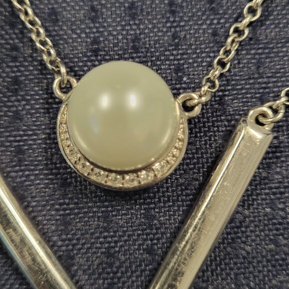 exclusive Silver Butler V Pearl Necklace - Picture 3 of 8